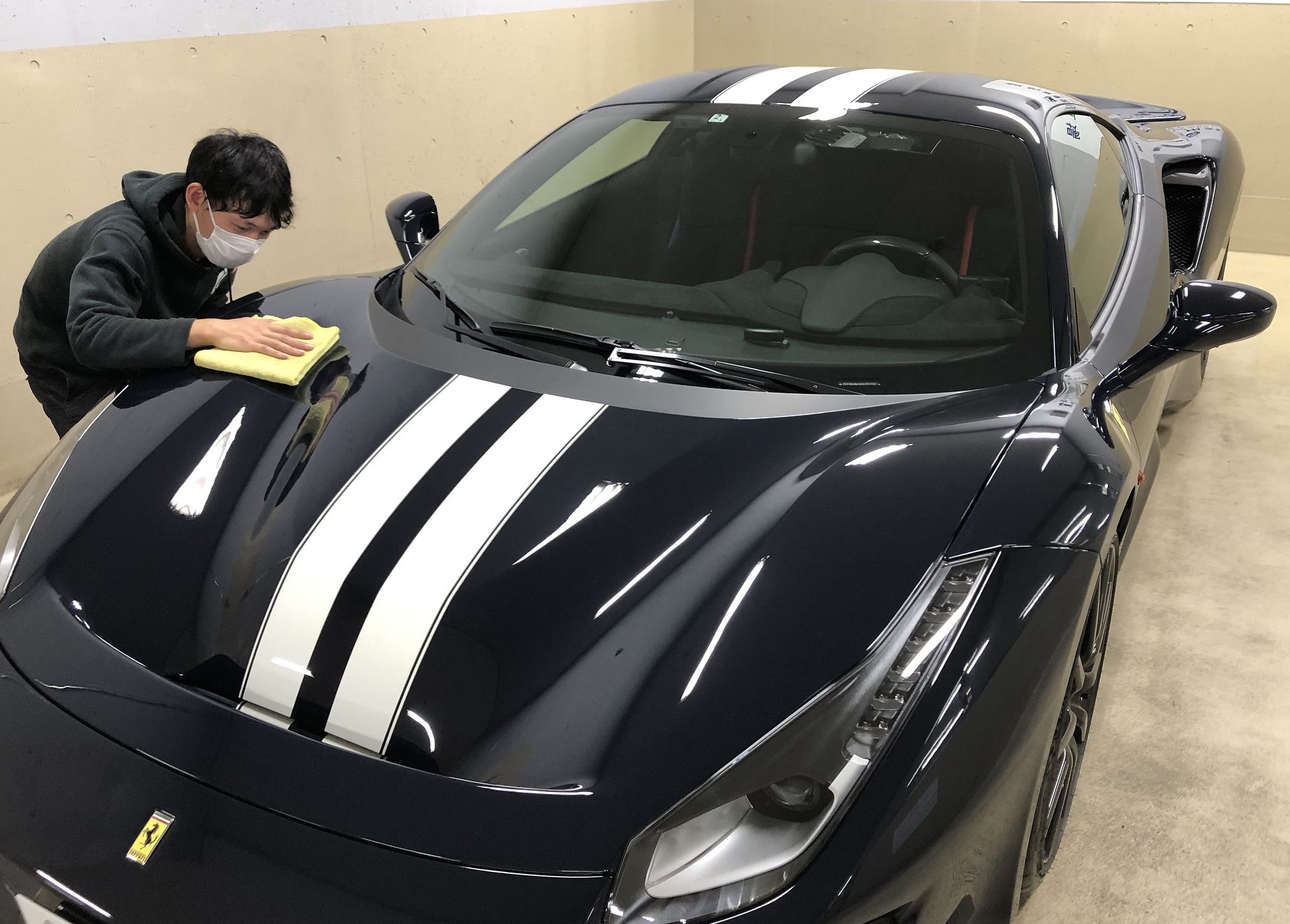 スーパーカー フェラーリ4 Pistaの出張洗車 東京の出張洗車ならcar Care Japan カーケアジャパン